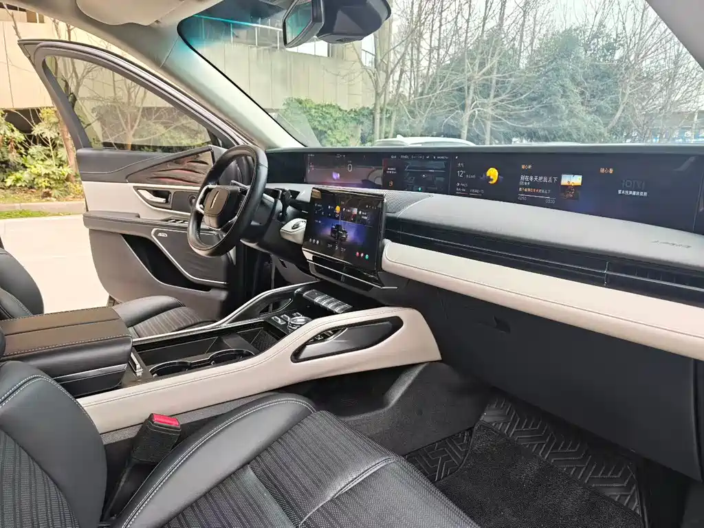 Nautilus 2.0 T 4 WD Supreme Wise