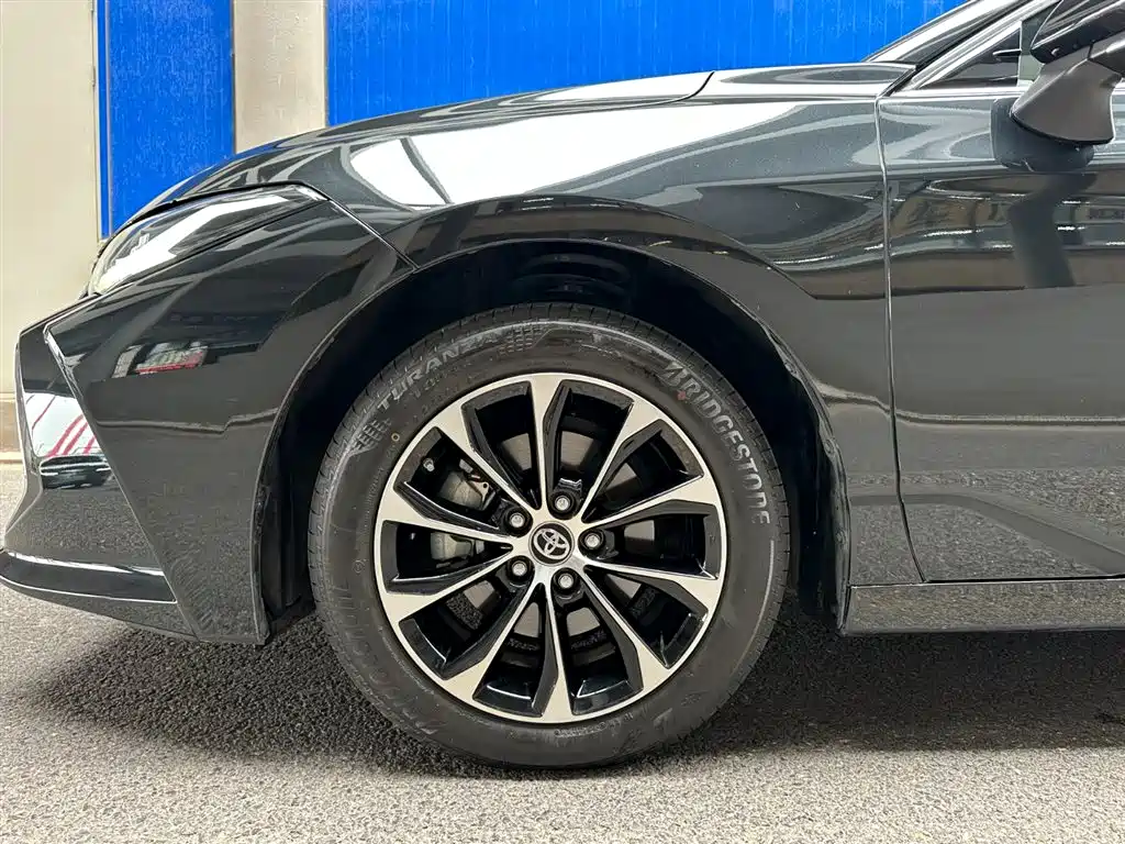 Avalon 2.5 L Luxury