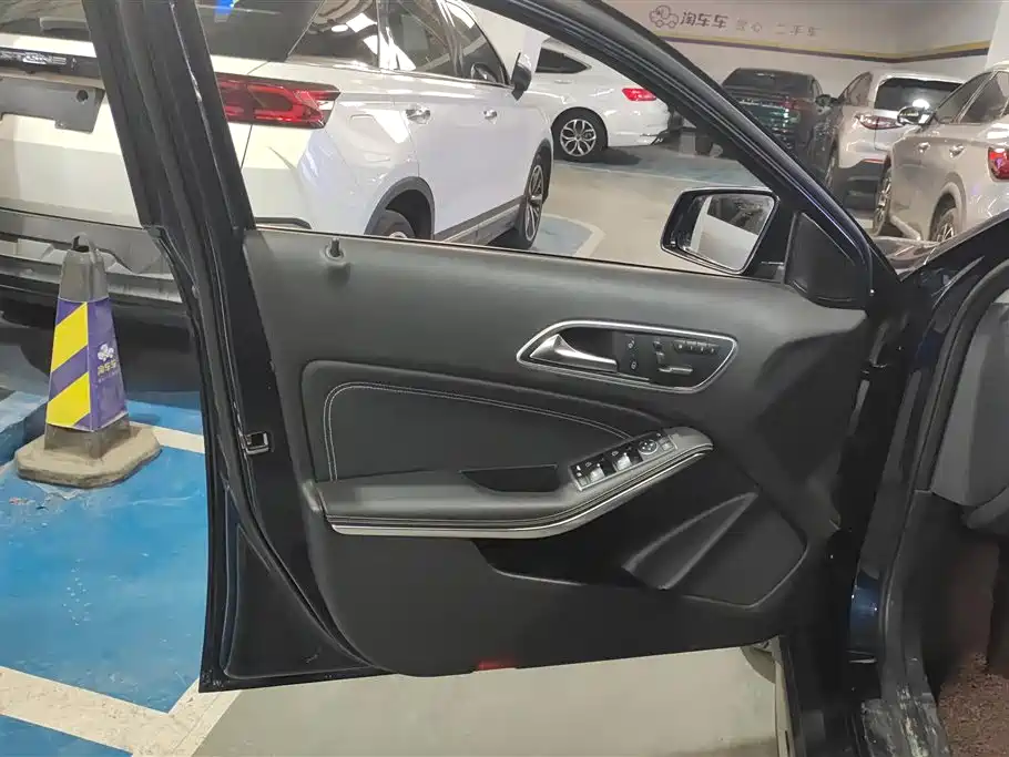 Mercedes-Benz GLA GLA 200 Fashion