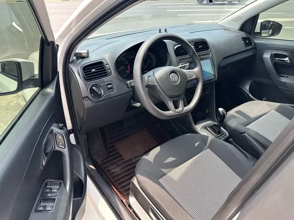 Polo 1.4 L Auto Style