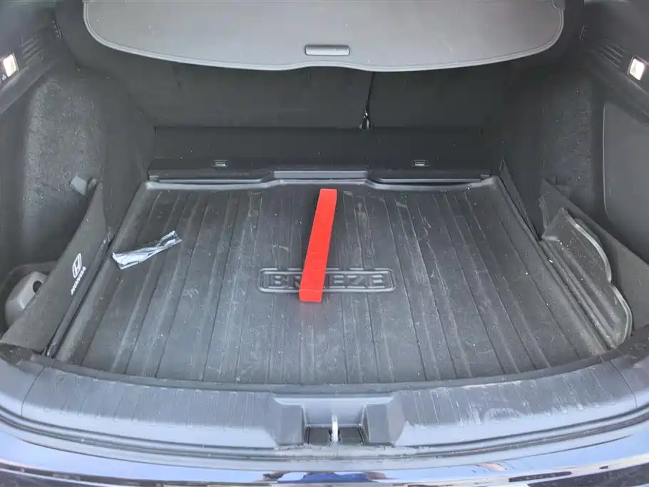 Breeze 240 TURBO 2 WD Honor Shine 5-seat