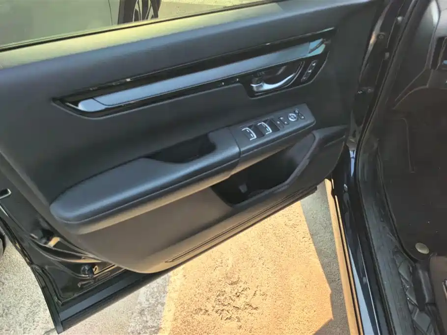 Breeze 240 TURBO 2 WD Honor Shine 5-seat