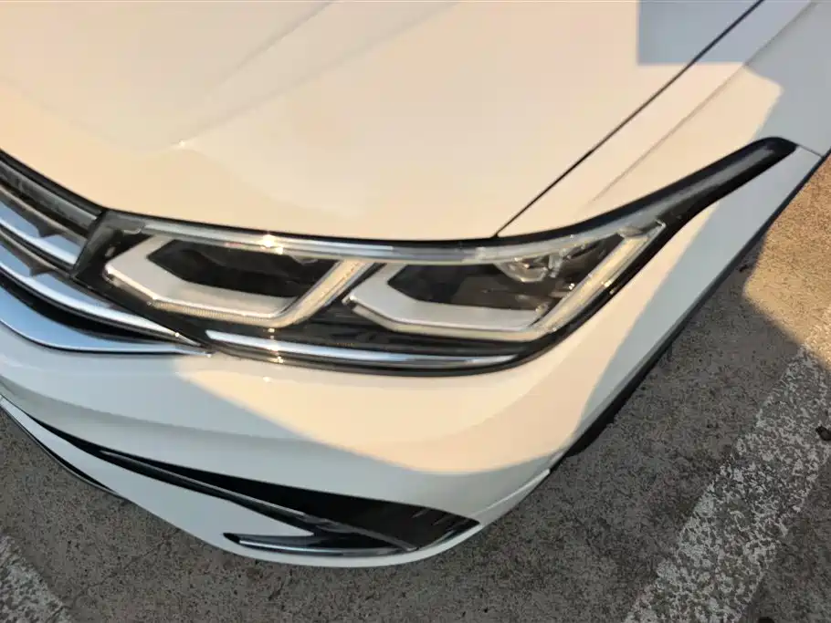 Tiguan X 途观X 2022款 330 TSI 两驱尊崇旗舰版