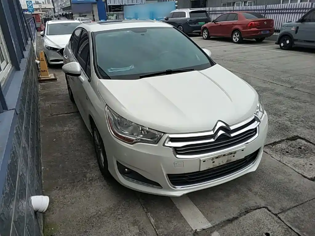 Citroen C4 L 1.2 T Auto Luxury
