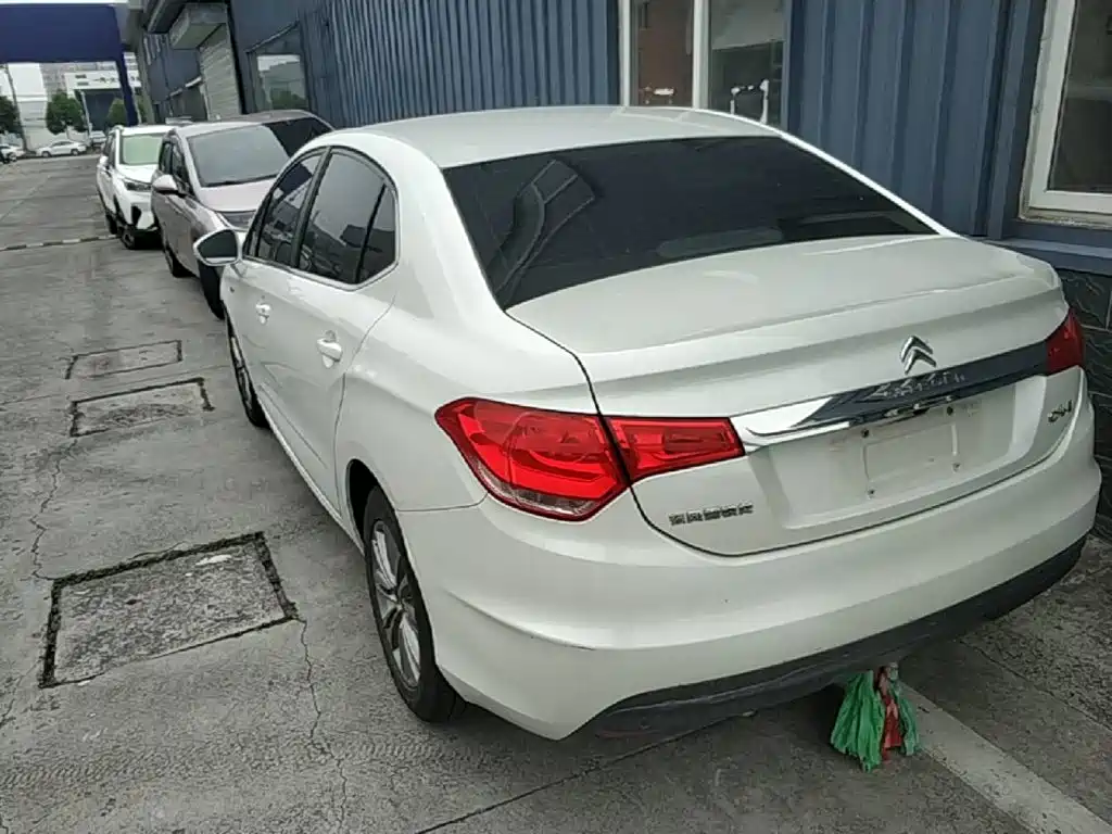 Citroen C4 L 1.2 T Auto Luxury