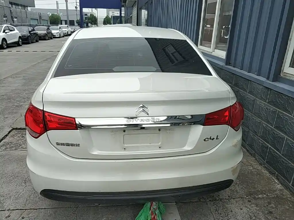 Citroen C4 L 1.2 T Auto Luxury