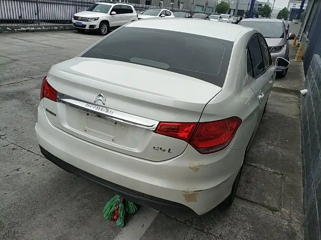 Citroen C4 L 1.2 T Auto Luxury