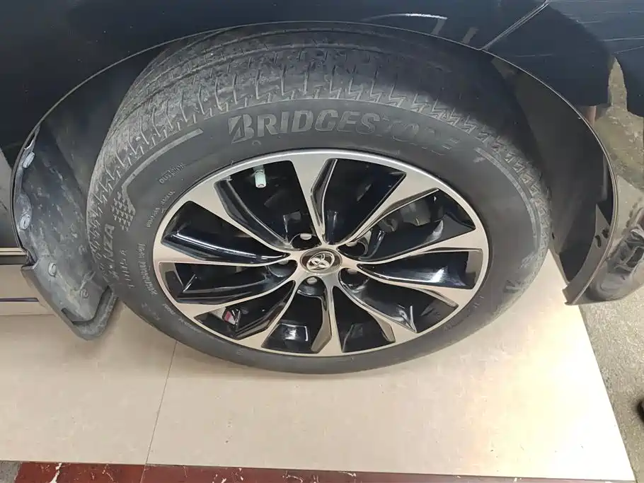 Avalon 2.0 L Luxury