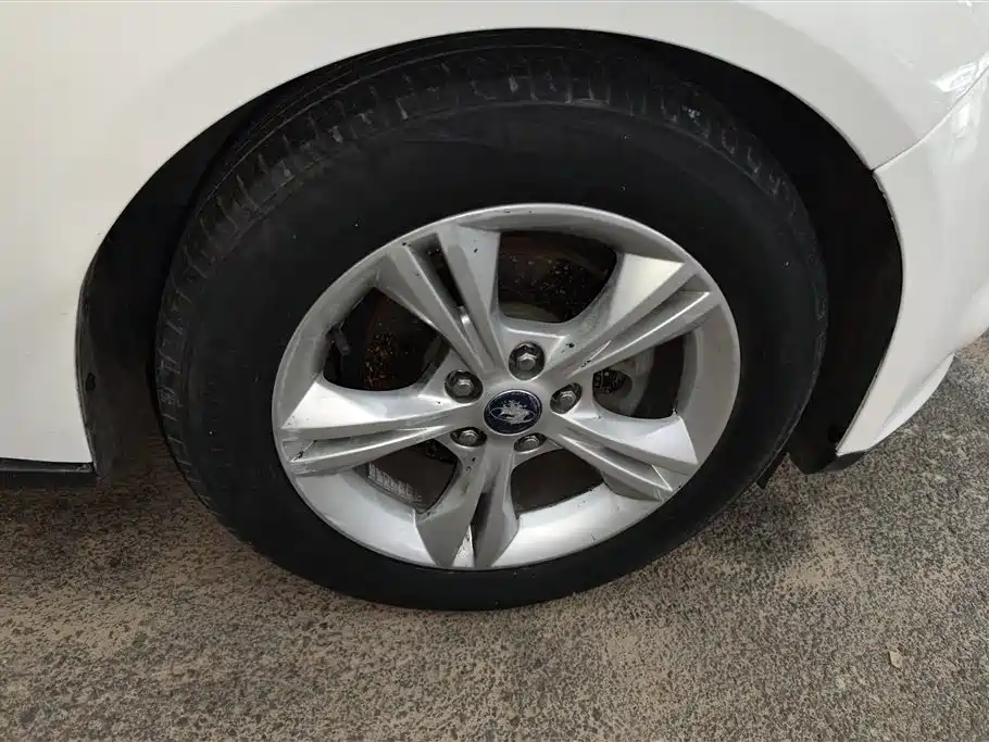 Focus Hatchback 1.6 L Auto Style