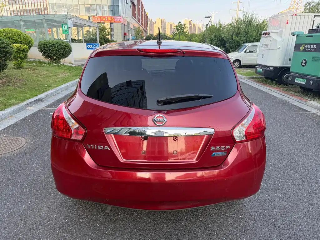 Tiida 1.6 L CVT Intelligent
