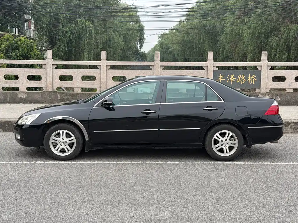 Accord 雅阁 2006款 3.0 L V6豪华版