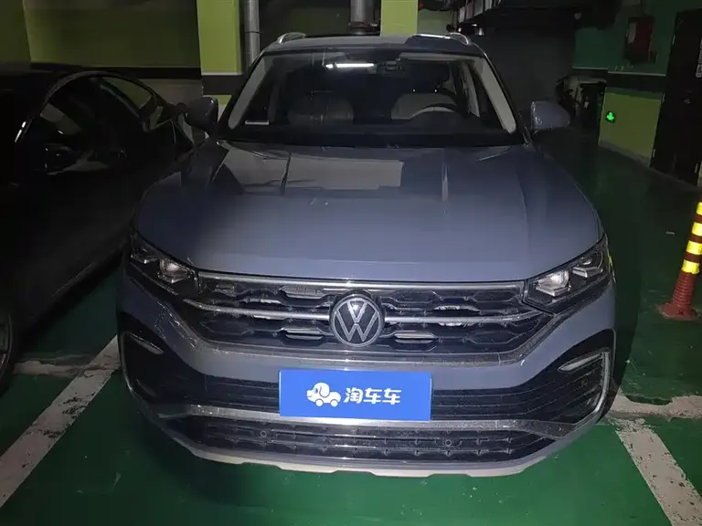 Volkswagen Tayron X 330 TSI 2 WD Distinguished Connected