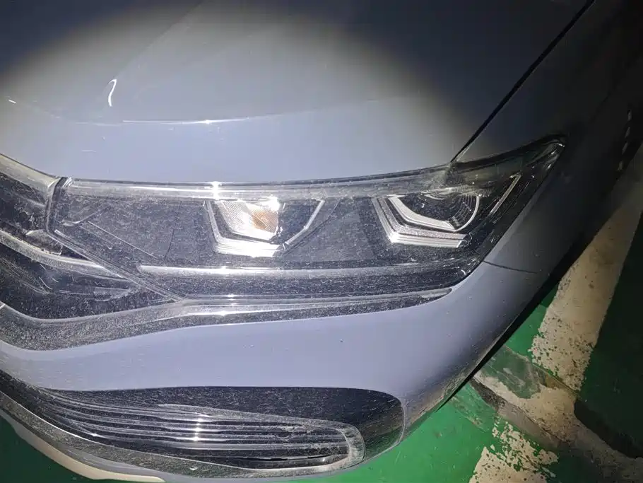 Tayron X 330 TSI 2 WD Distinguished Connected