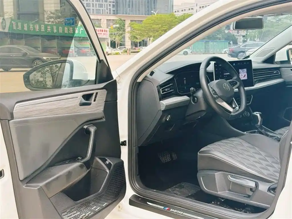 Sagitar 280 TSI DSG Transcend