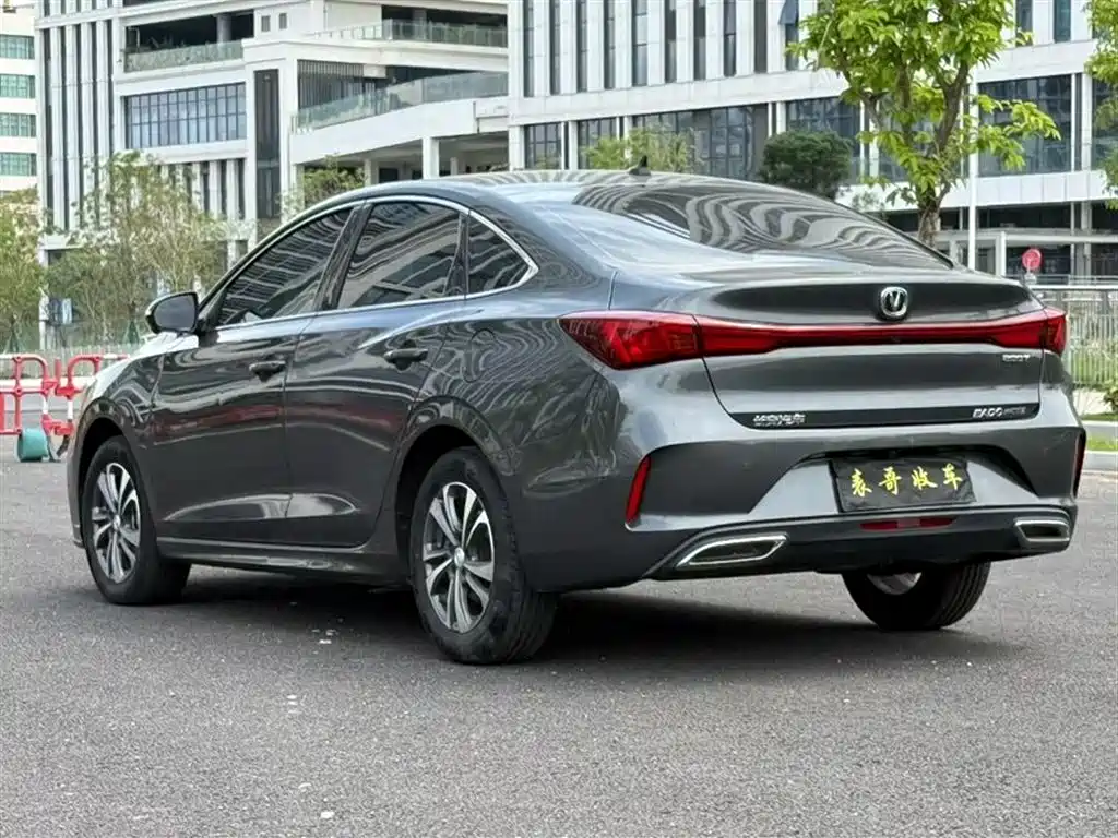 Eado Smooth Enjoyment PLUS Blue Whale NE 1.4 T GDI DCT Distinguished