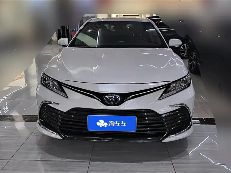Toyota Camry Dual Engine 2.5 HGVP Leading