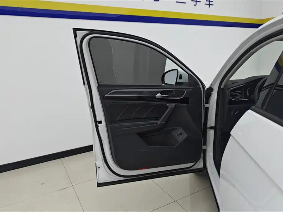 Tayron 380 TSI 4 WD Luxury Connected Pro