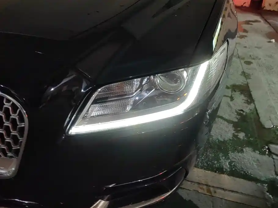 Lincoln Continental 2.0 T 2 WD Premium