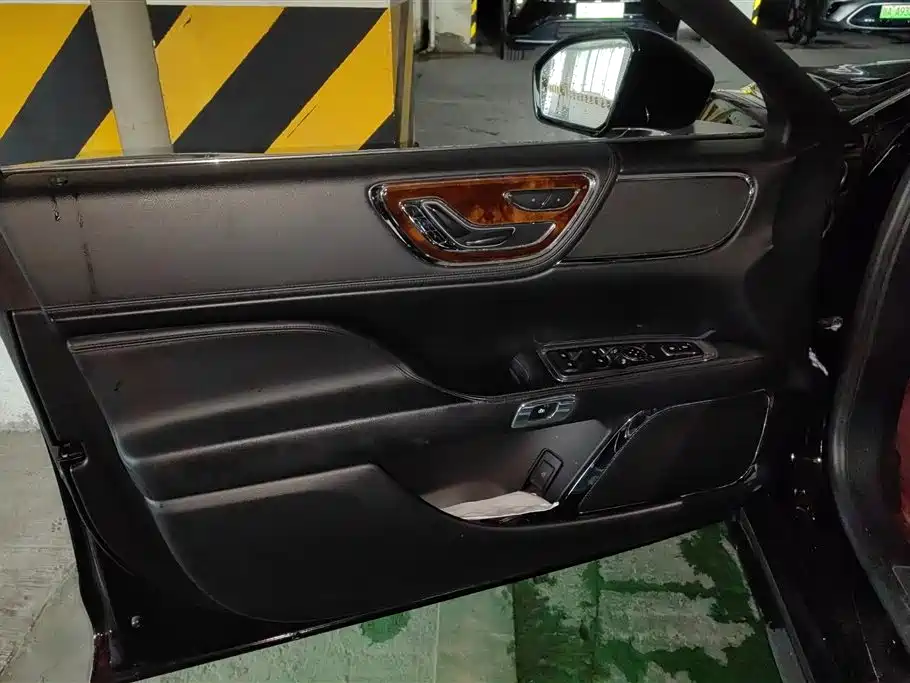 Lincoln Continental 2.0 T 2 WD Premium