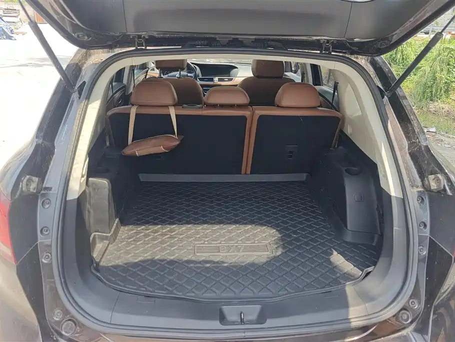 Borgward BX7 28 T 4 WD Luxury 5-seat