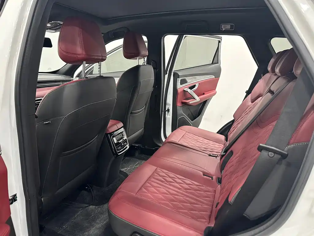 Jetour X70 PLUS 1.5 T DCT Brave PLUS 5-seat