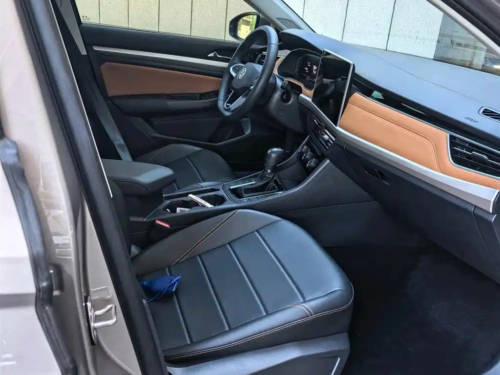 Bora 200 TSI DSG Smart Travel PRO