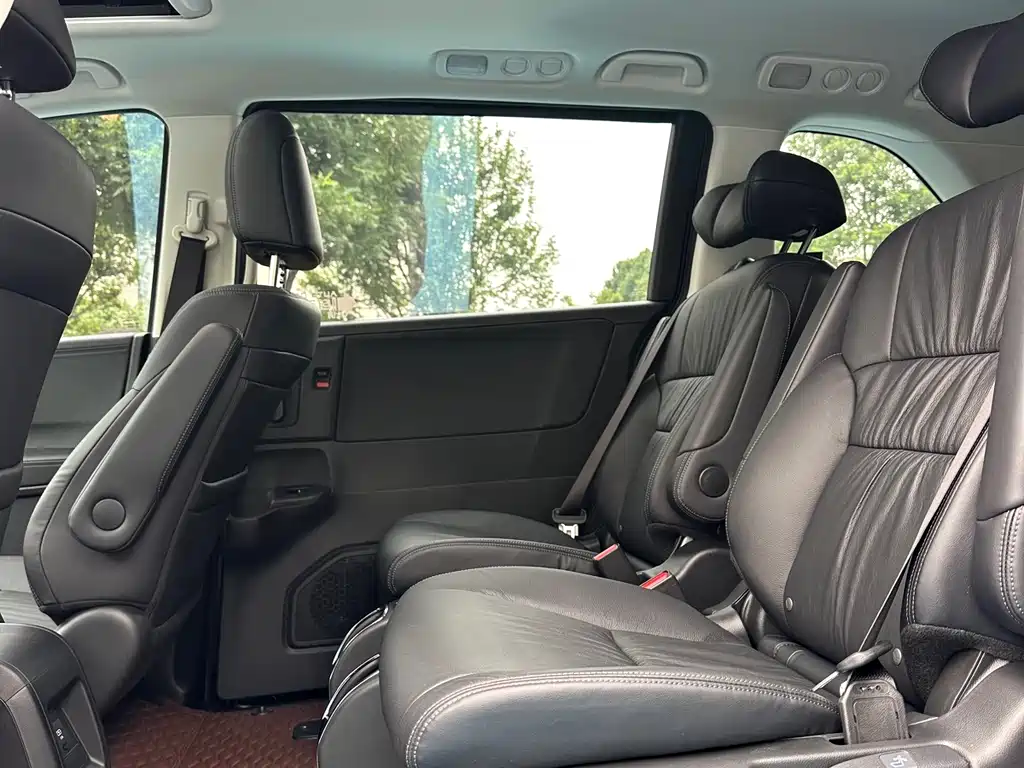 Odyssey 2.0 L e:HEV Sharp· Leading Enjoyment