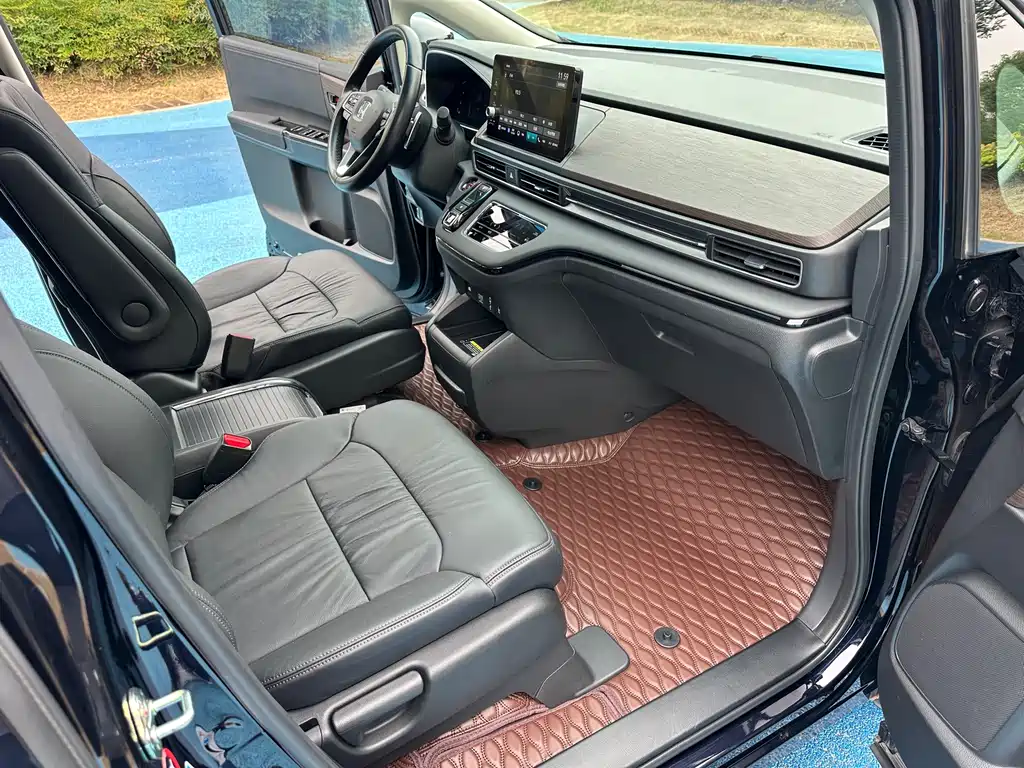 Odyssey 2.0 L e:HEV Sharp· Leading Enjoyment