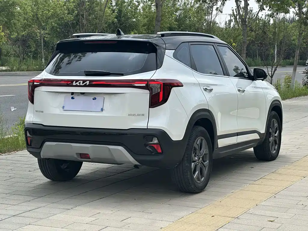 Seltos 1.5 L CVT Luxury