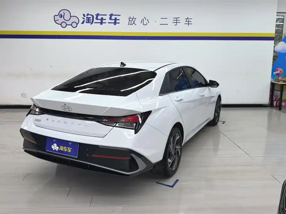 Elantra 1.5 L CVT GLX Elite