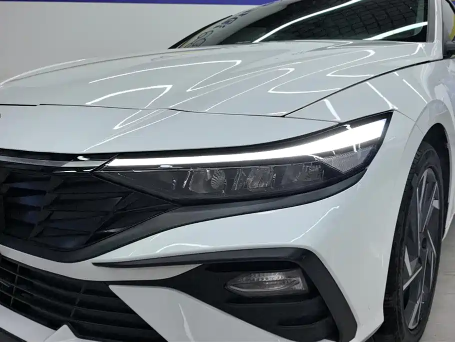 Elantra 1.5 L CVT GLX Elite