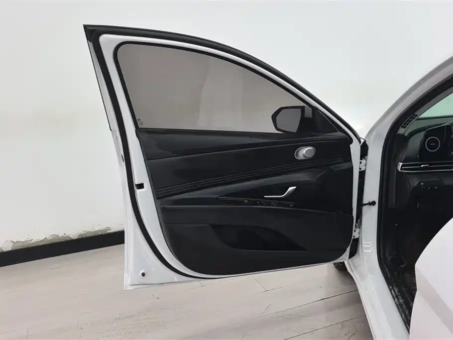 Elantra 1.5 L CVT GLX Elite