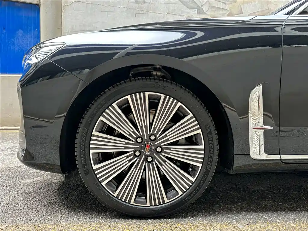 Hongqi H9 Facelift 2.0 T 2 WD Flagship Enjoyment Luxury Business 5-seat
