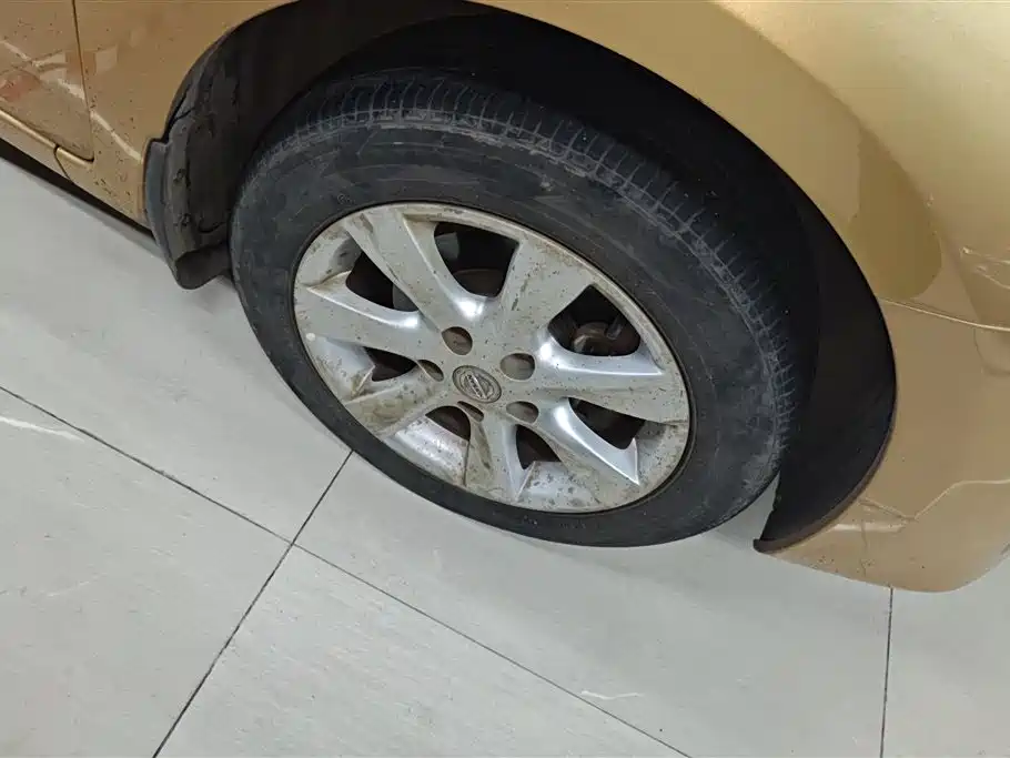 Tiida 1.6 L CVT Comfort
