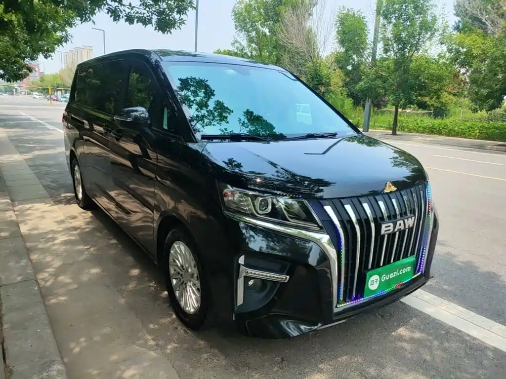 Ruisheng Ace M7 2.0 L Auto LWB Business 7-seat