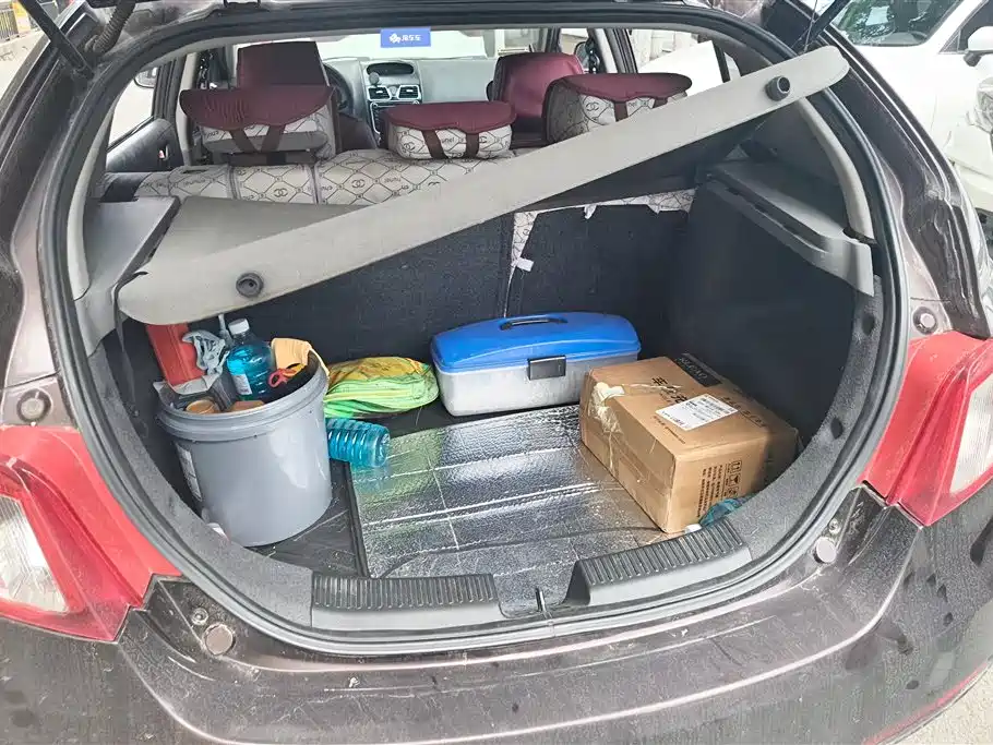 Emgrand Classic 经典帝豪 2012款 两厢 1.5 L 手动超悦型