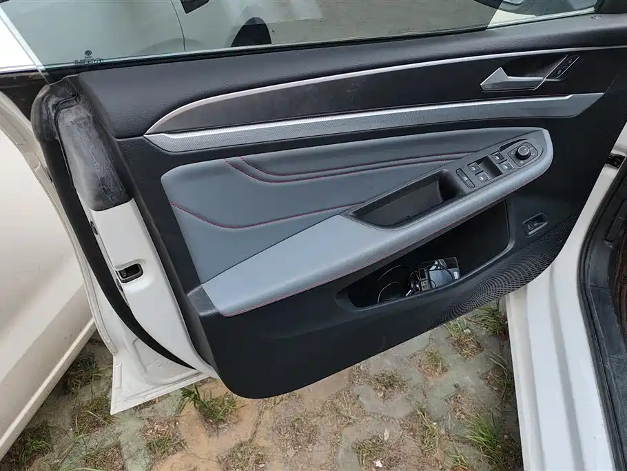 Lamando Lamando L 280 TSI DSG Spicy Cool