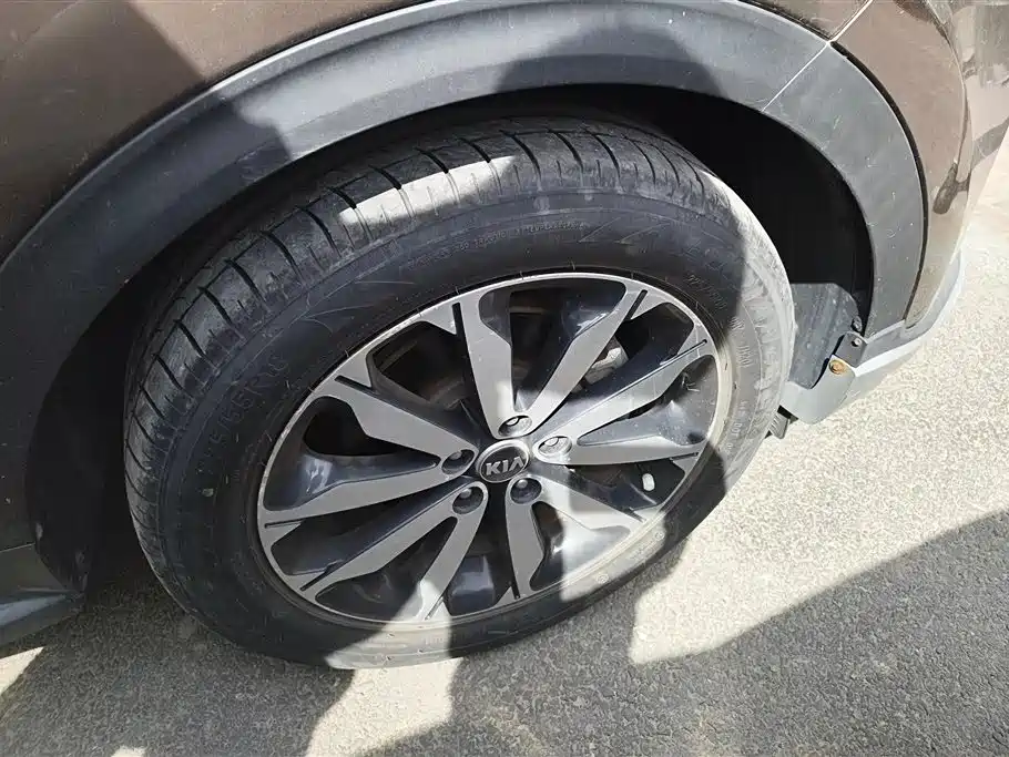 Kia KX5 1.6 T Auto 2 WD DLX
