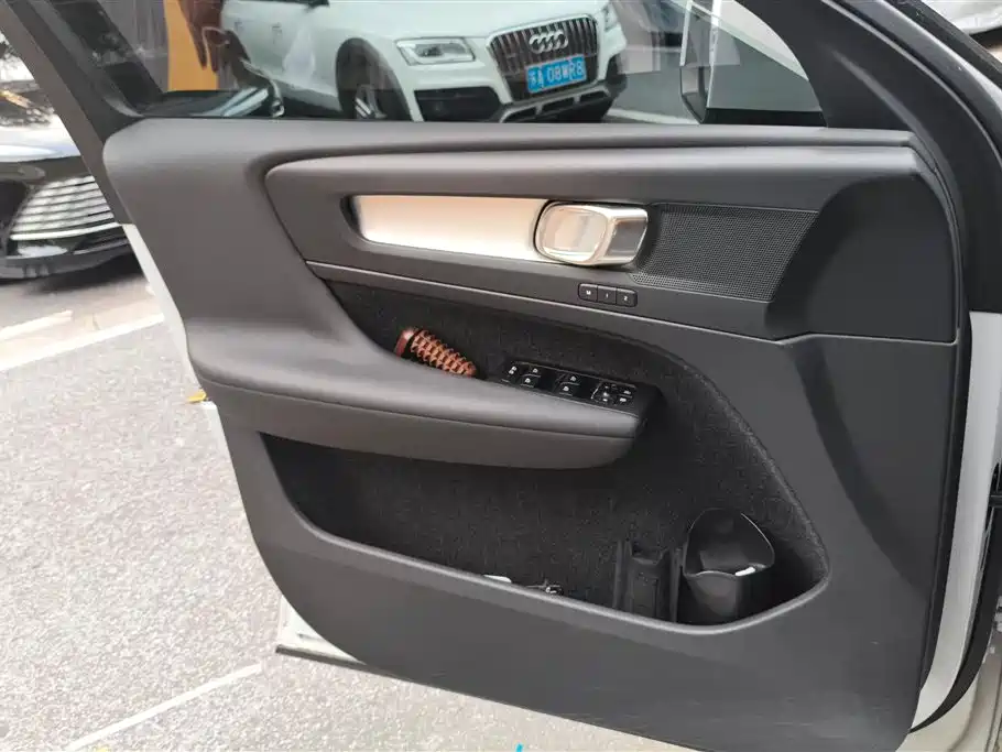 Volvo XC40 T4 4 WD Smart Travel Fashion