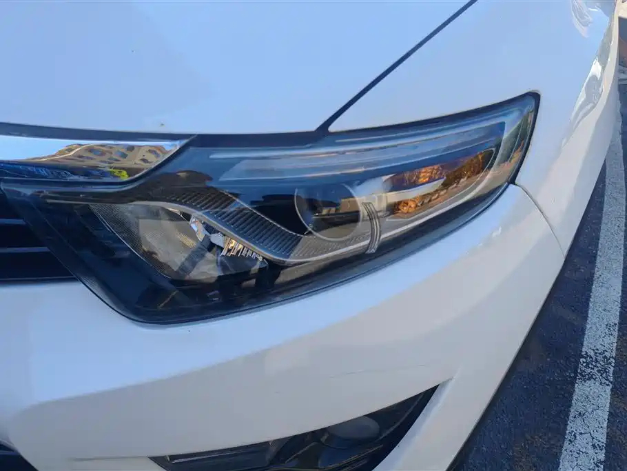 Soueast DX7 1.5 T Auto Luxury