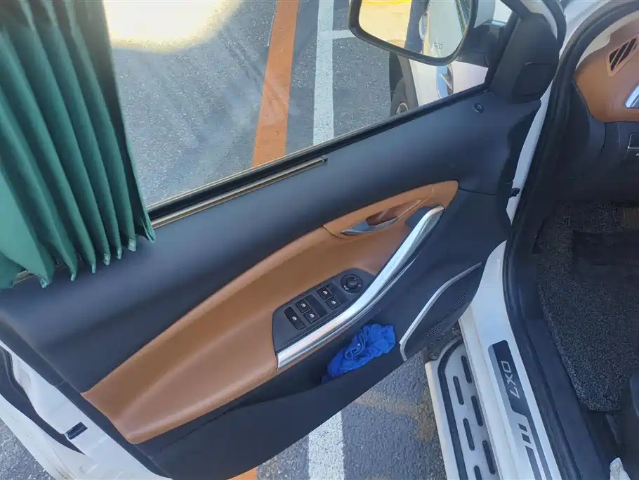 Soueast DX7 1.5 T Auto Luxury