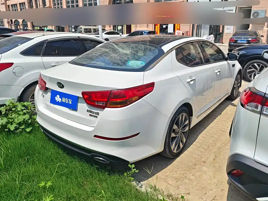 Kia K5 2.0 L Auto Luxury