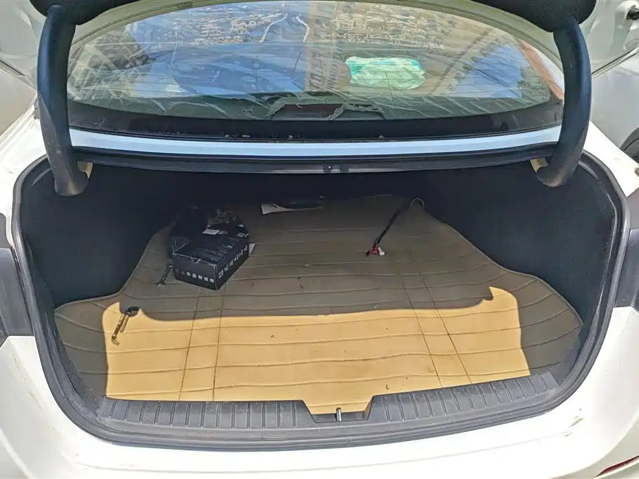 Kia K5 2.0 L Auto Luxury