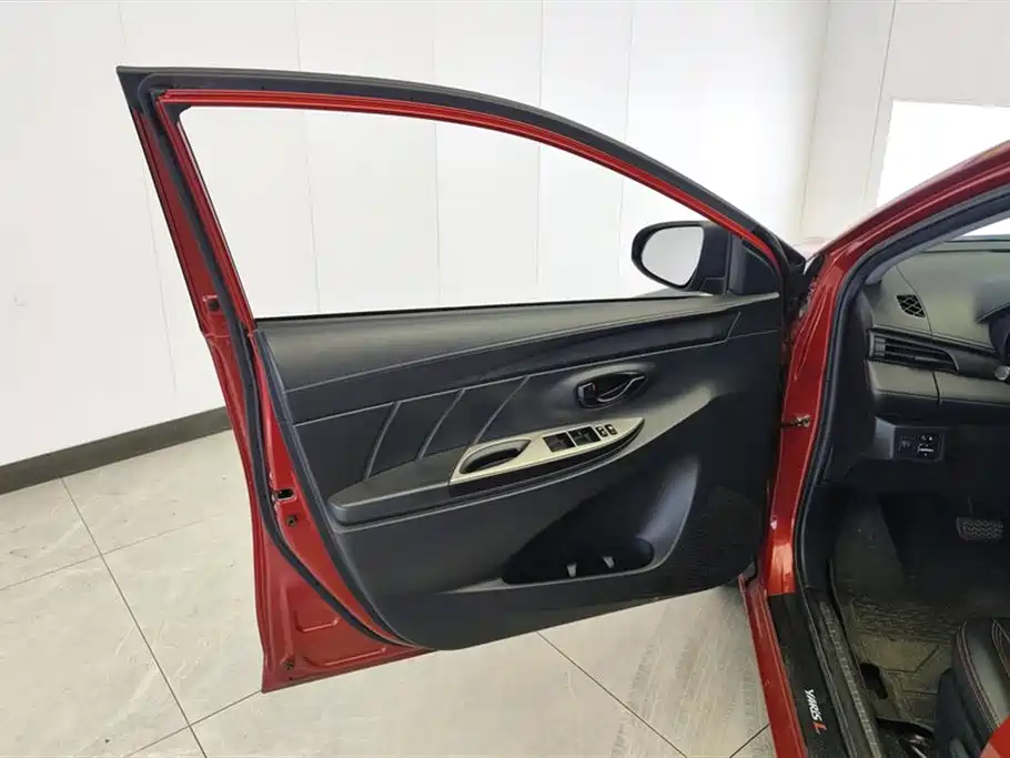 YARiS L Zhixuan 1.5 L CVT Leading