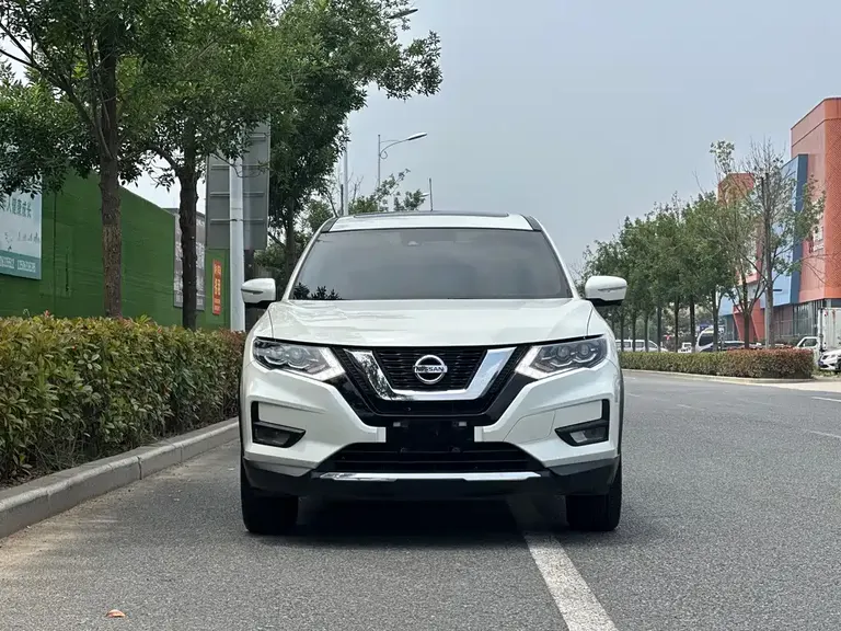 Nissan X-Trail 2.0 L CVT 2 WD XL Premium Connected Premium