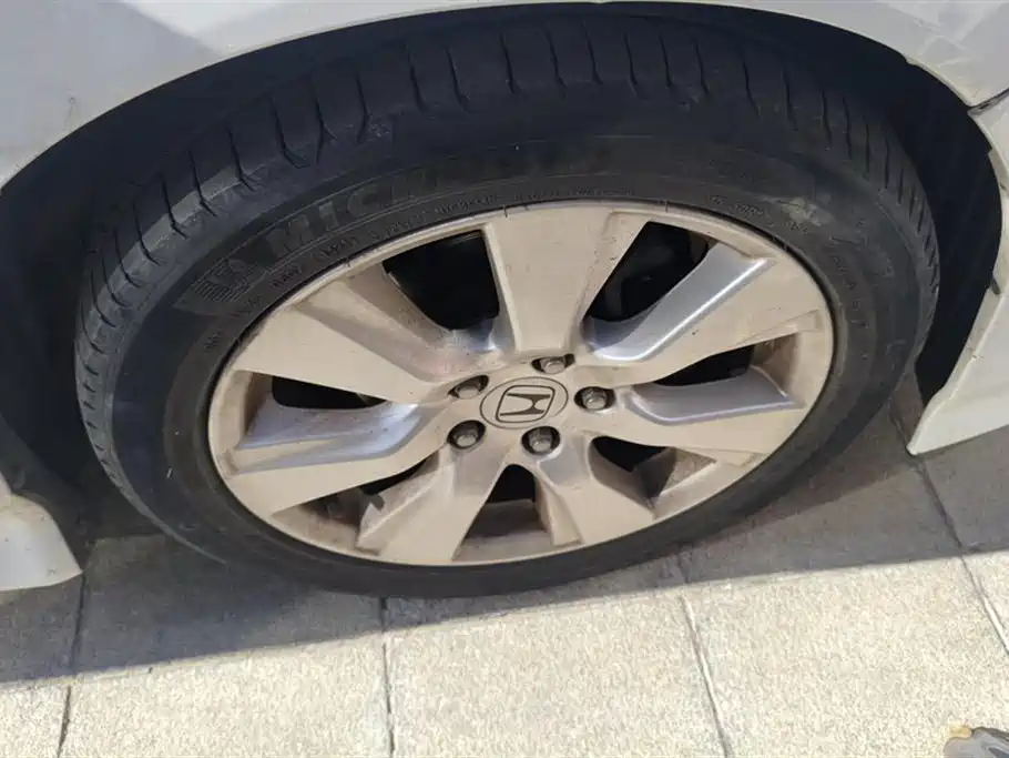 Jade 1.8 L Auto Comfort Elite 5-seat