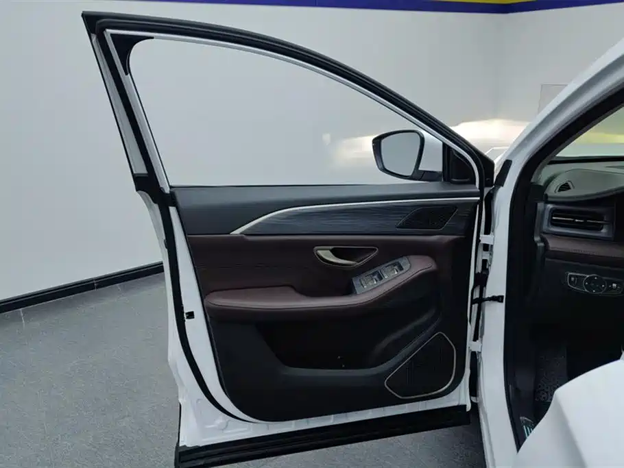 Jetour X90 PLUS 1.6 TD DCT Villa 5-seat