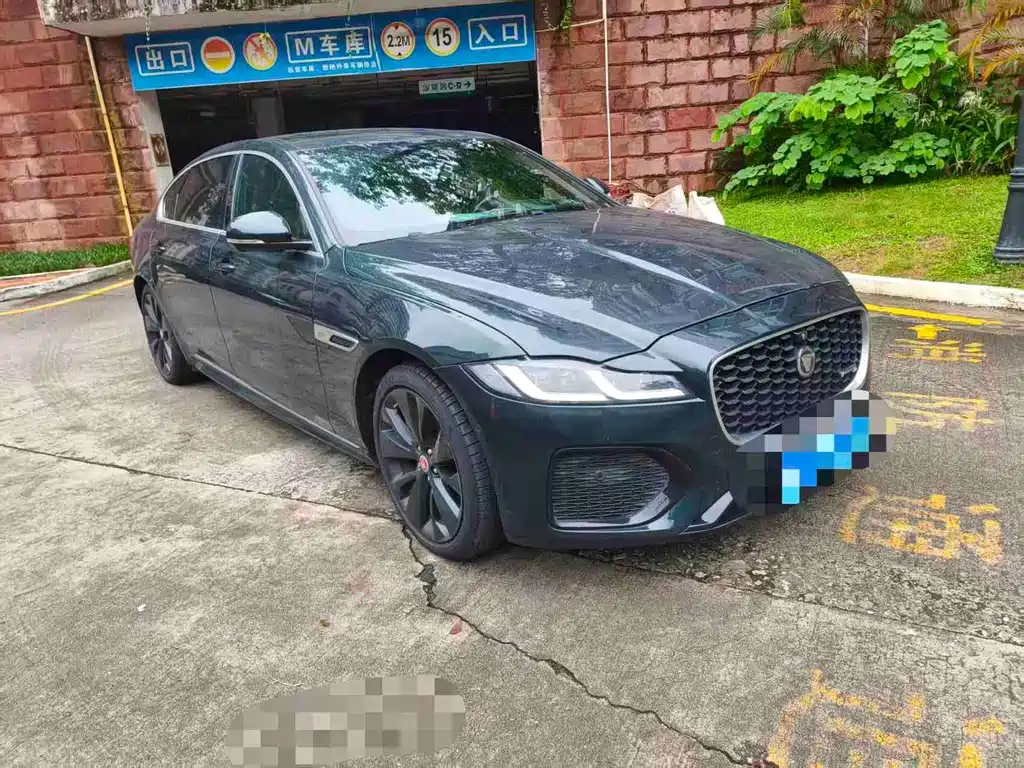 Jaguar XFL XFL 2.0 T P300 4 WD Flagship Sport