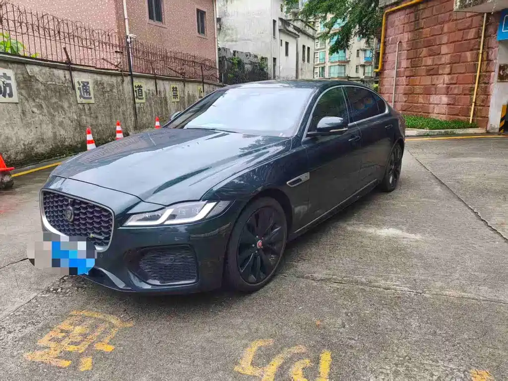 Jaguar XFL XFL 2.0 T P300 4 WD Flagship Sport
