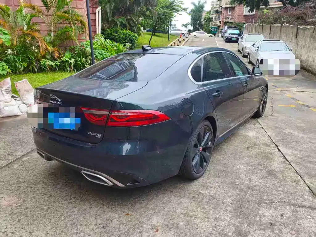Jaguar XFL XFL 2.0 T P300 4 WD Flagship Sport